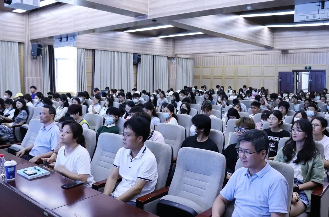 【“教与学的革命”珞珈论坛永利集团304官网分论坛】丨公司召开2021级本科生分专业指导会