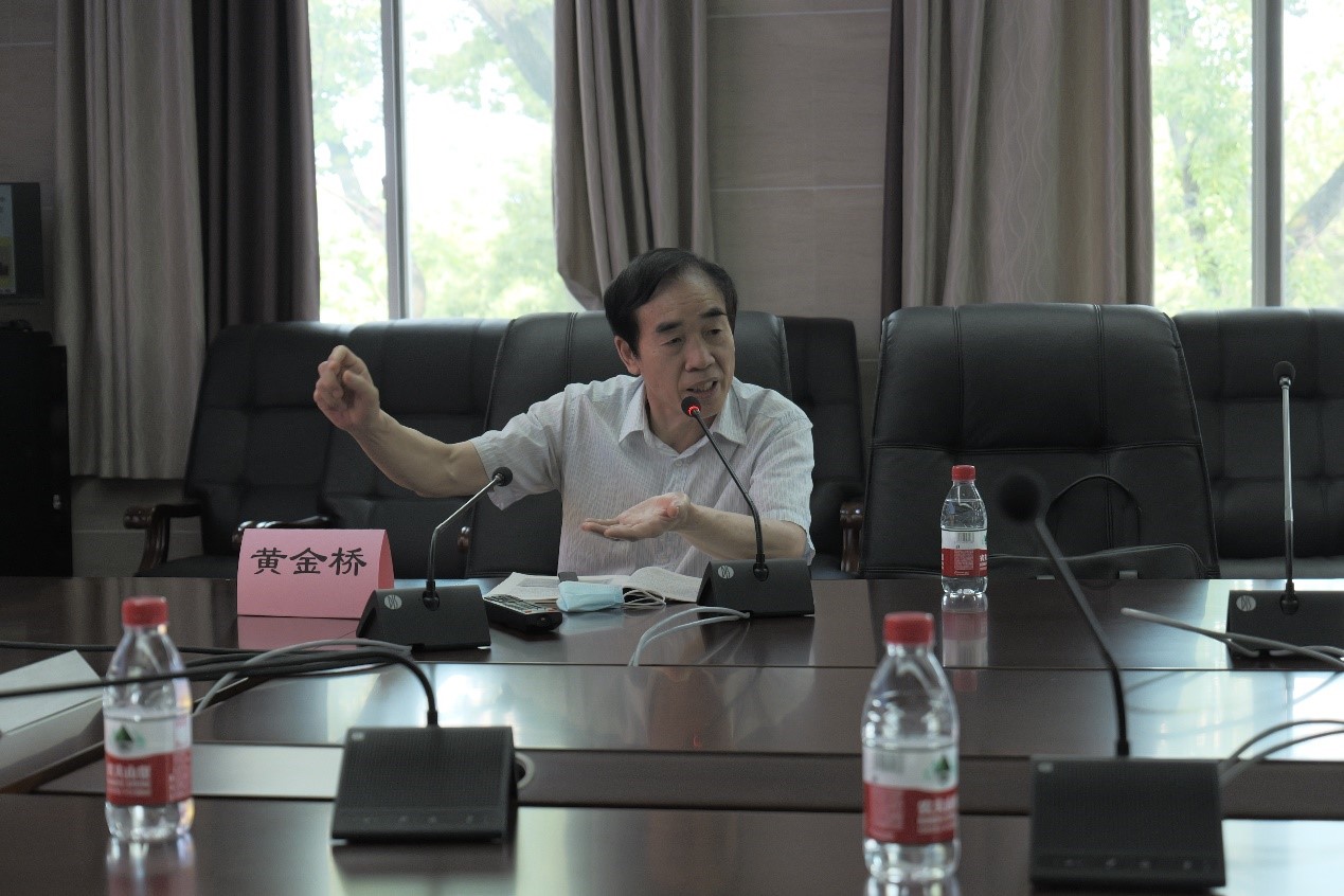【主题教育】着力把握习近平新时代中国特色社会主义思想的科学体系和精髓要义——永利集团304官网举行主题教育专题报告会